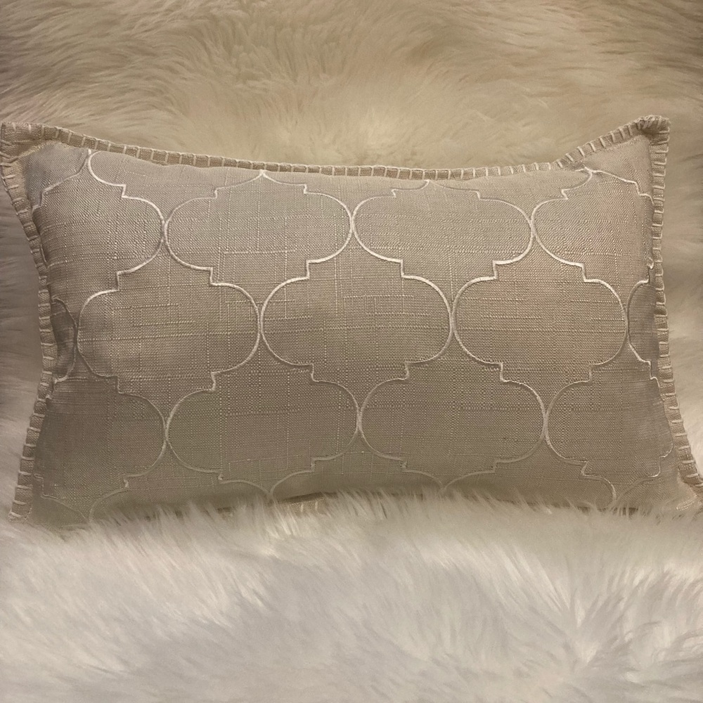 Beautiful cream/white 20x12 accent/throw pillow - scalloped embroidery pattern